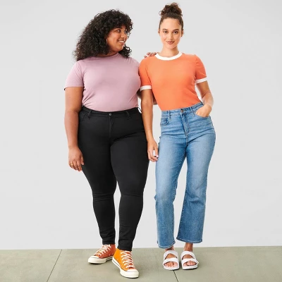 DENIZEN® From Levi's® Women's Ultra-High Rise Sculpting Cropped Flare Jeans - Image 3